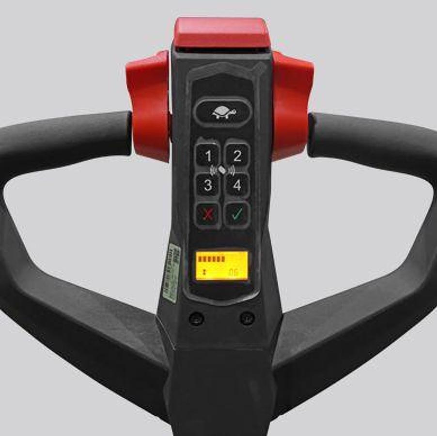 Lithium-ion powered electric pallet jack - Compact - Tight turning.