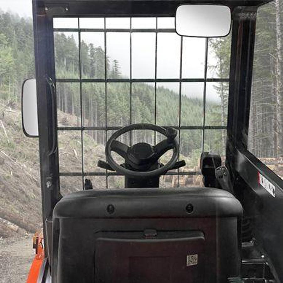 FTH60 Diesel
6,000 lb Capacity
Rough Terrain Telehandler Diesel Forklift
Pneumatic Tires