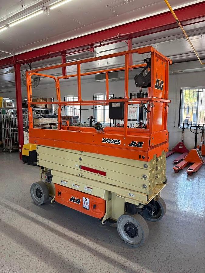 Used 2019 JLG 2632ES Scissor lift