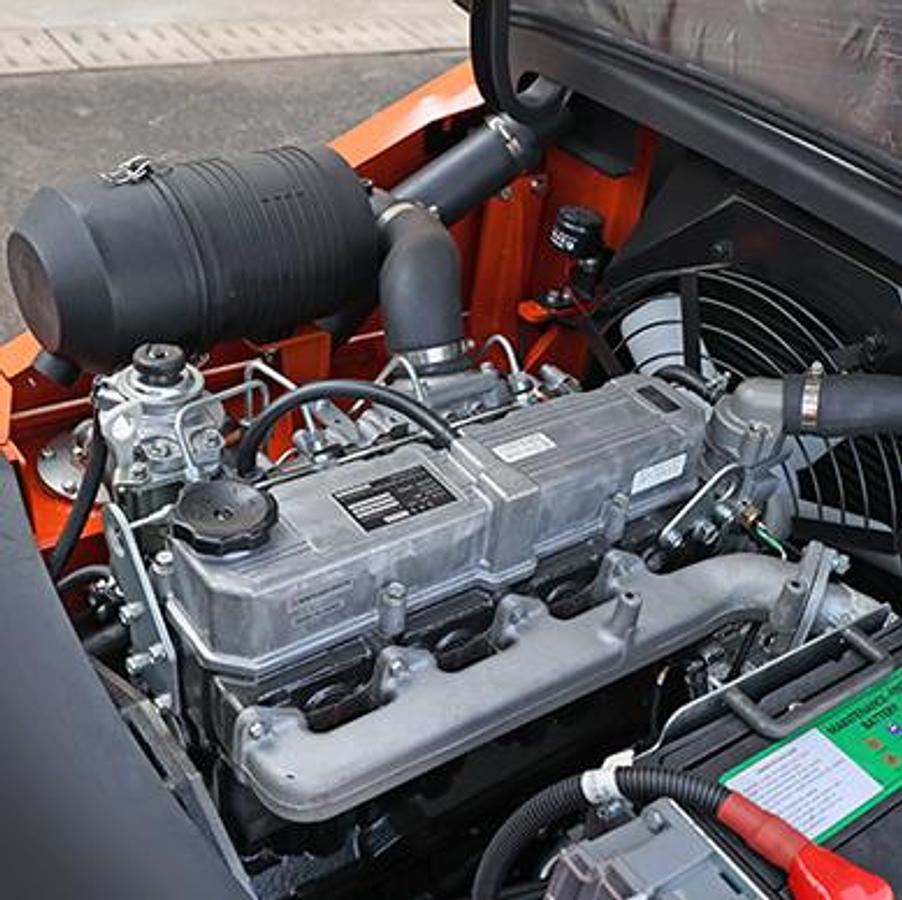 Diesel powered pneumatic forklift - Exceptional performance - Heavy Duty.