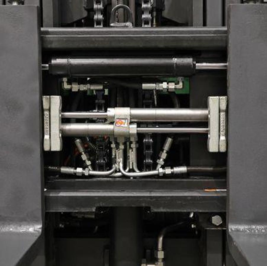 Lithium powered heavy duty electric forklifts - Exceptional performance - Indoor & Outdoor.