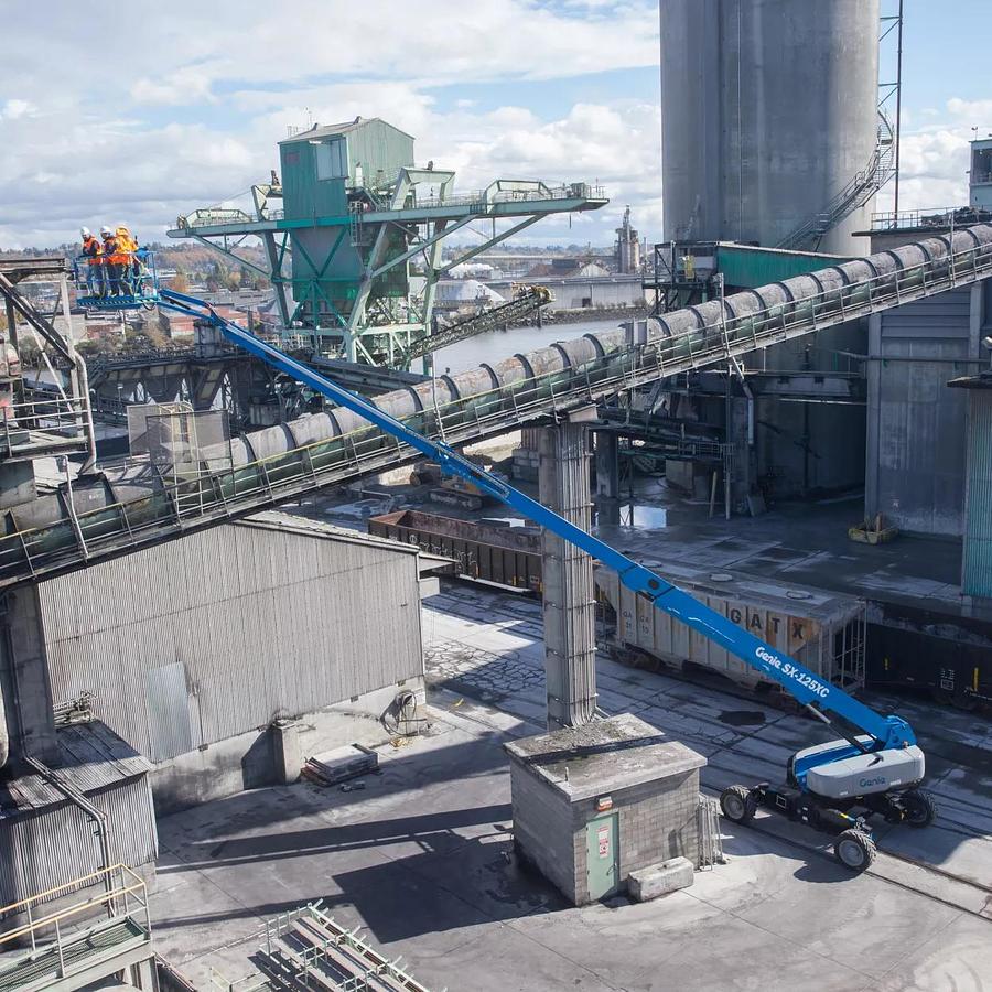 125 ft. Telescopic Boom Lift, Diesel