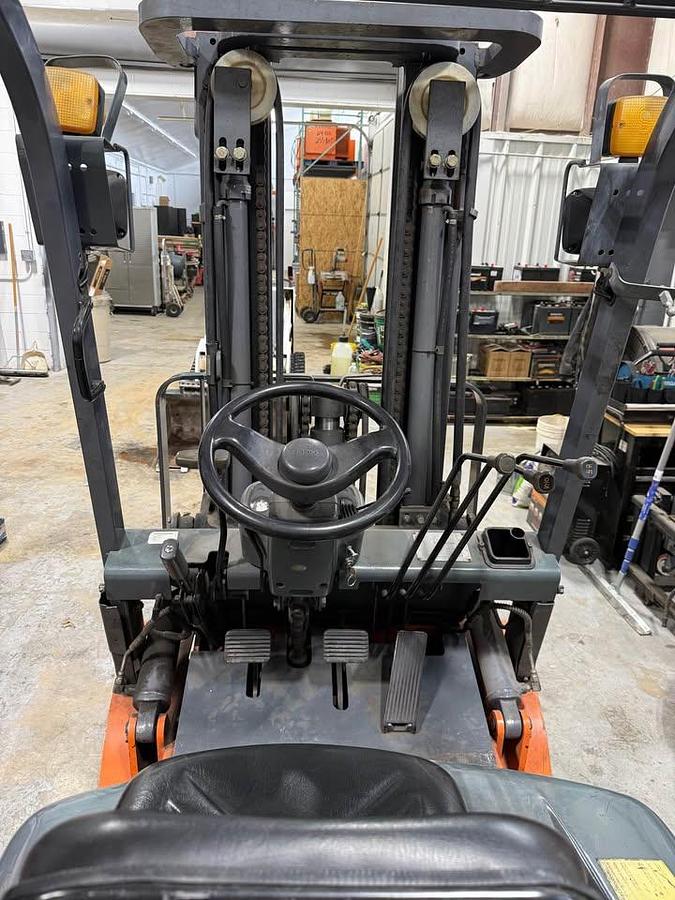 Used HELI 5,000 lb LPG Forklift – Nissan K21 Engine – Side Shift