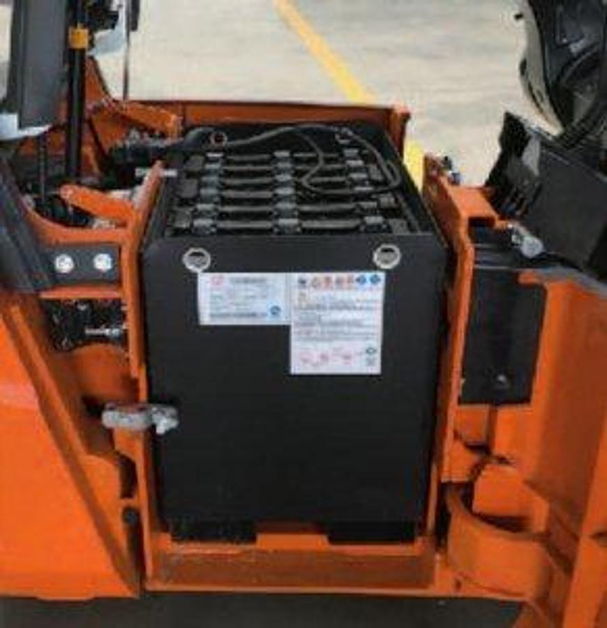 AC powered compact 3-wheel forklifts - High mobility - Low cost operation.