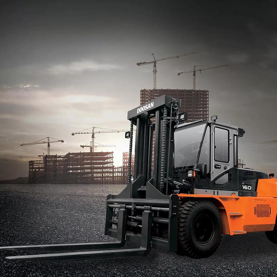 35,000-50,000 lb. Diesel Warehouse Forklift, Pneumatic Tires