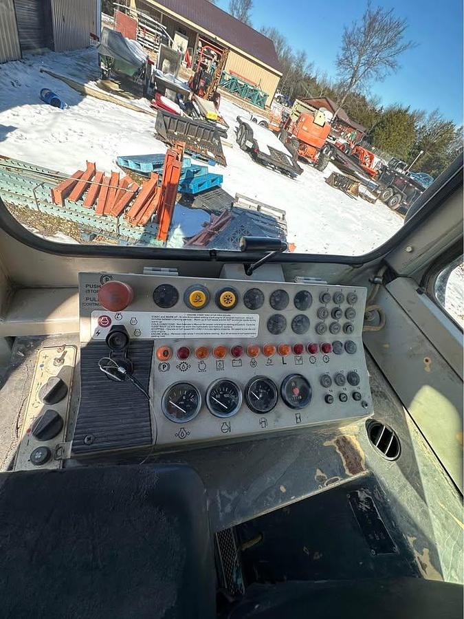 Used JOHN DEERE 755C SERIES 2