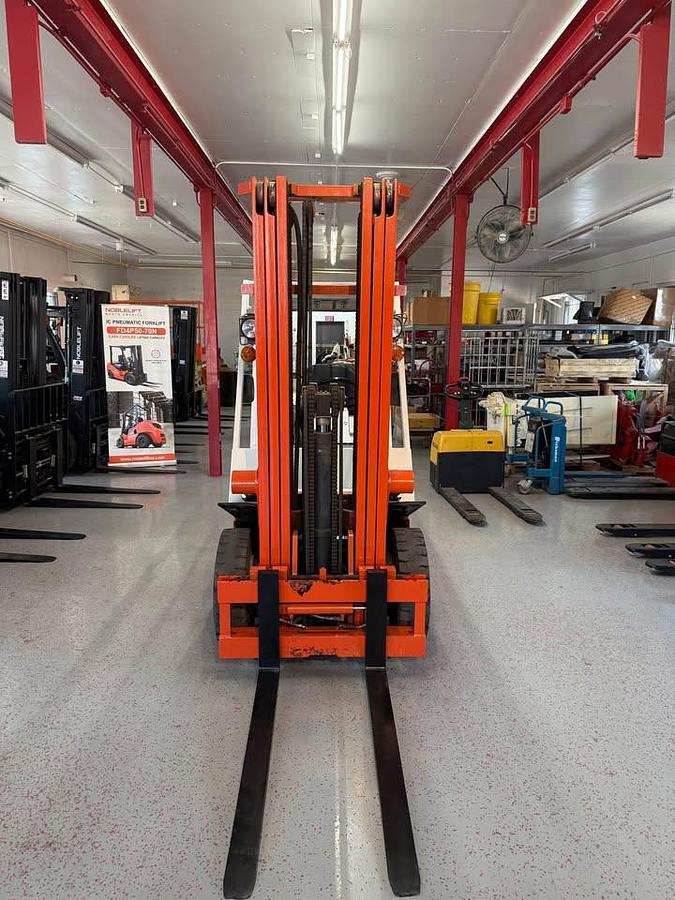 Used Nissan 5,000lbs Capacity Solid pneumatic tire forklift
