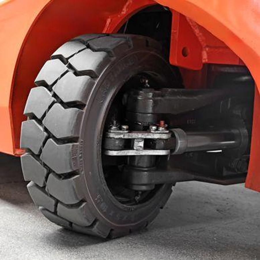 LPG cushion forklift - Exceptional performance - Heavy Duty - Compact.