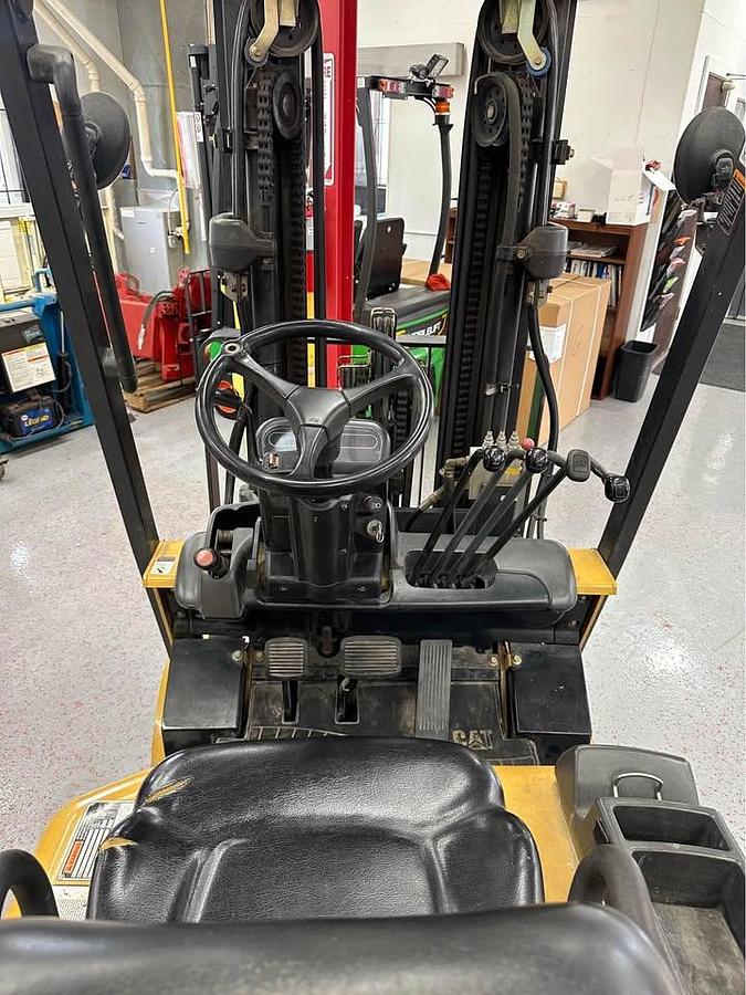 Used CATERPILLAR GC25K