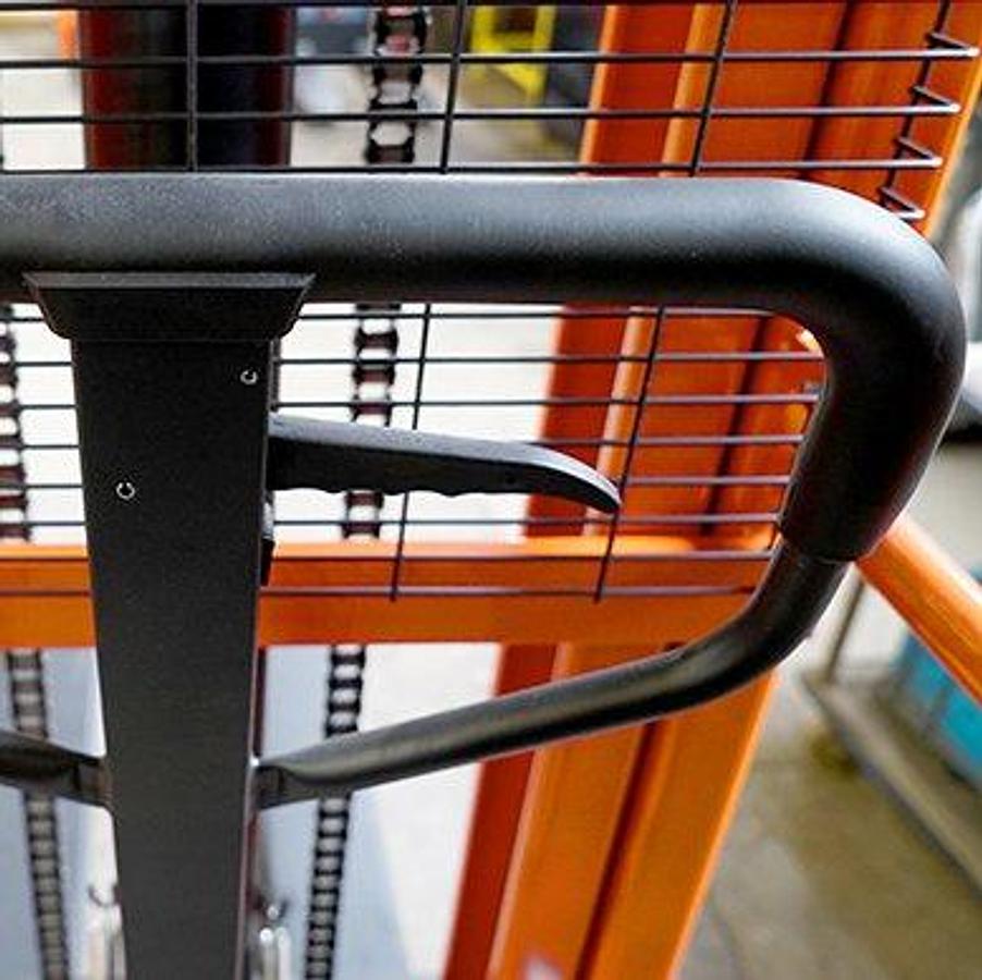 Economic light-duty manual stacker - Ergonomic - Low cost operation.