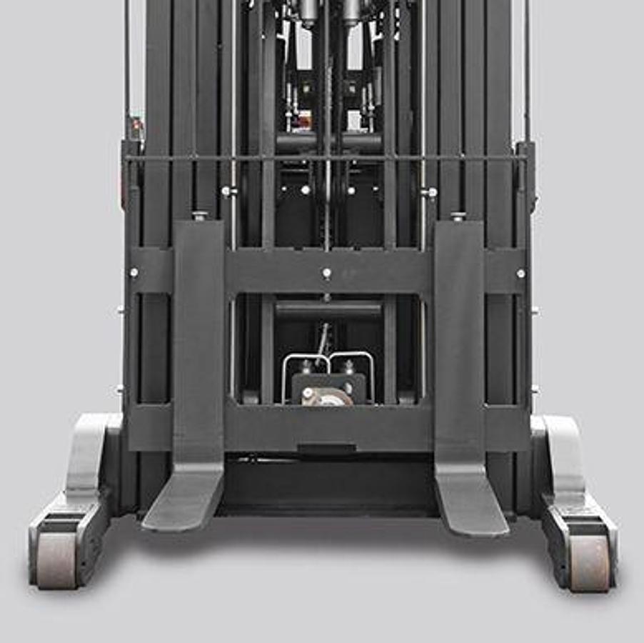 Lithium-ion PSR30 - Walkie Reach Truck - Versatility of two trucks in one.