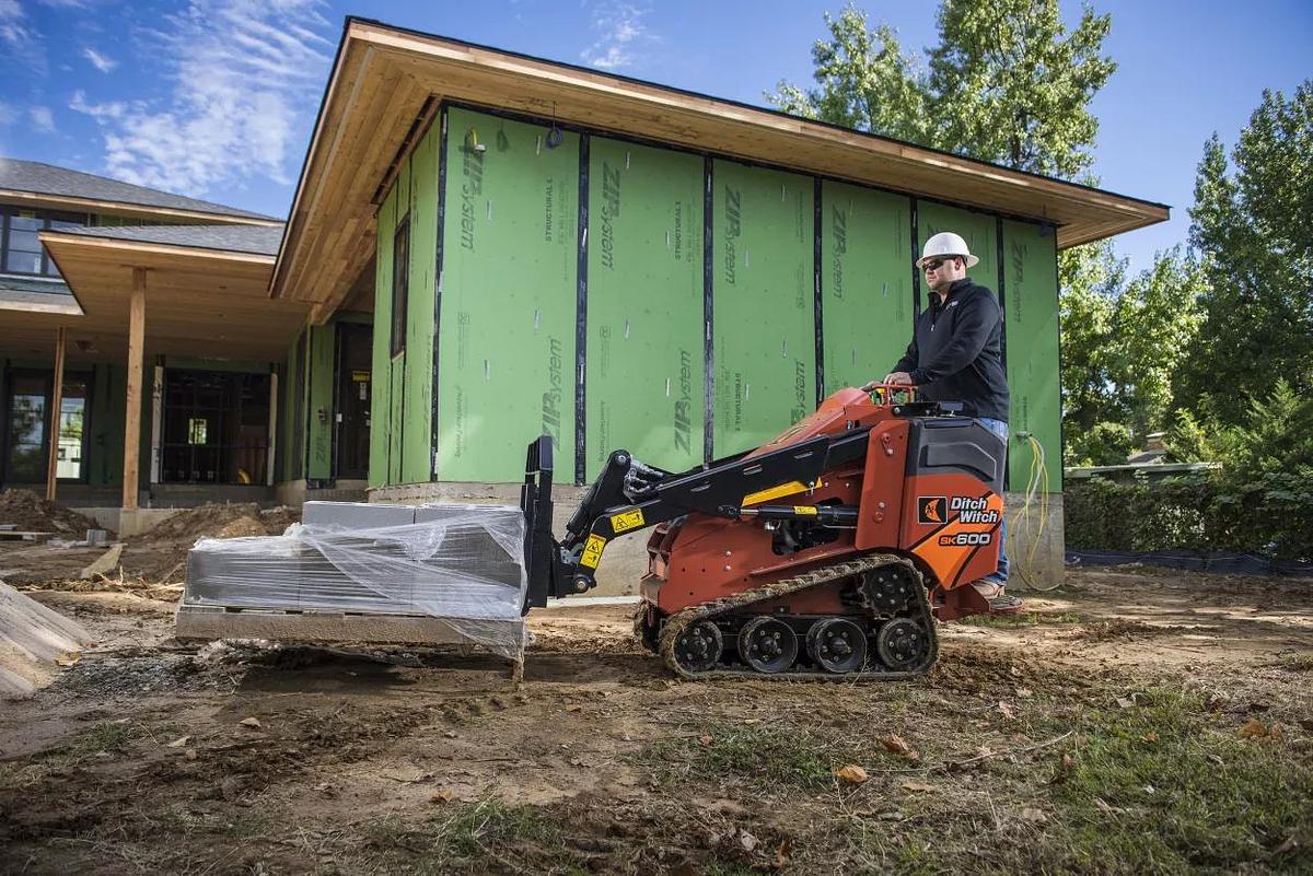 550-600 lb. Compact Track Loader
