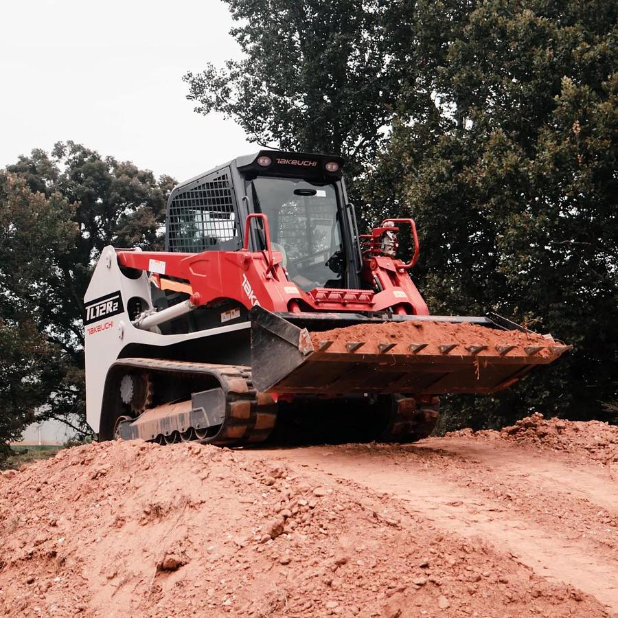 2,900-3,100 lb. Compact Track Loader