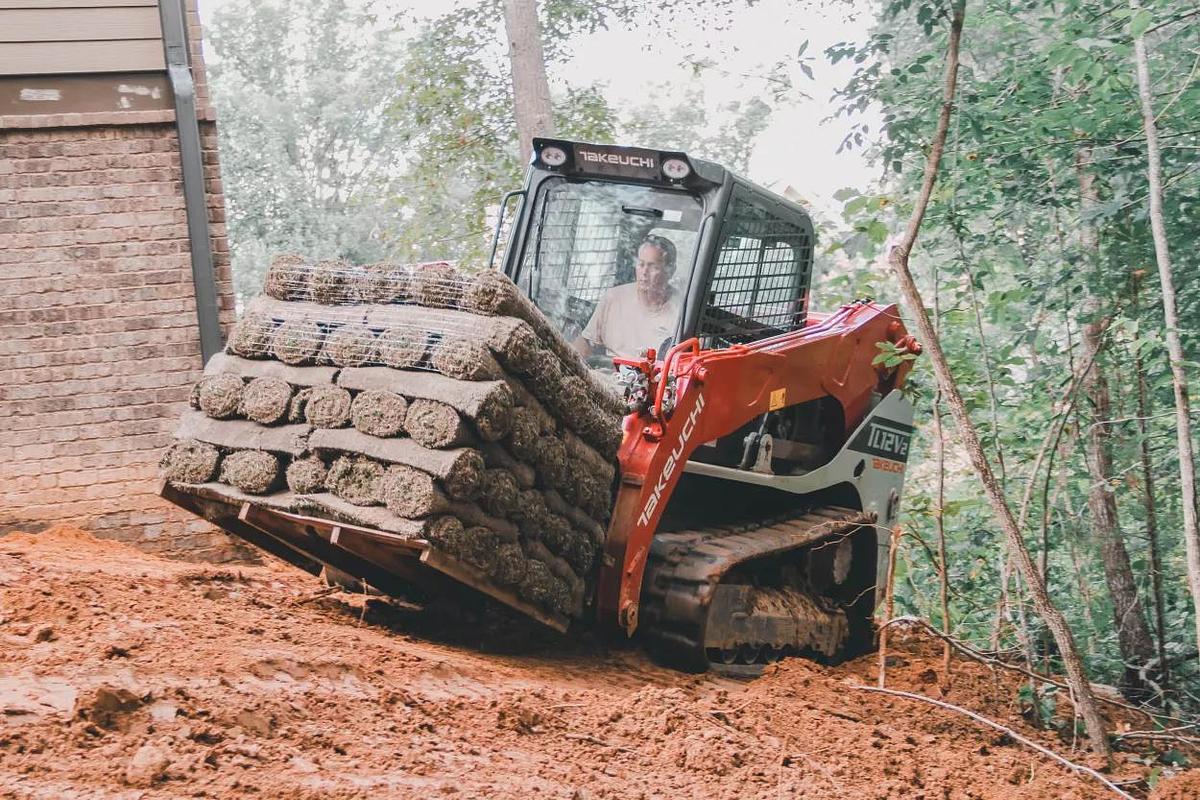 4,100-4,300 lb. Compact Track Loader, High Flow