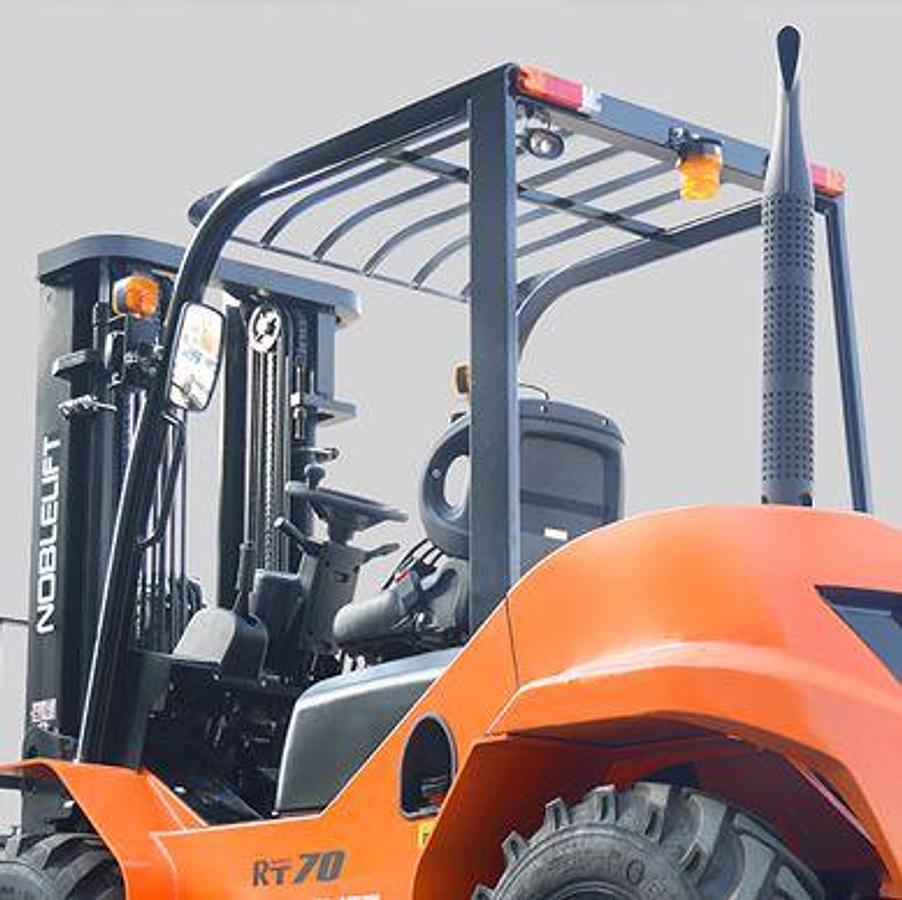 Diesel powered rough terrain forklift - Exceptional performance - Heavy Duty.