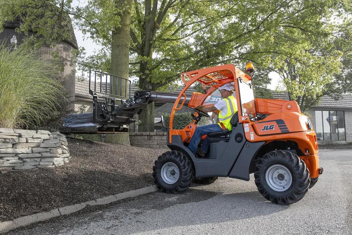 3,000 lb. Telehandler, Compact, 13 ft., Variable Reach