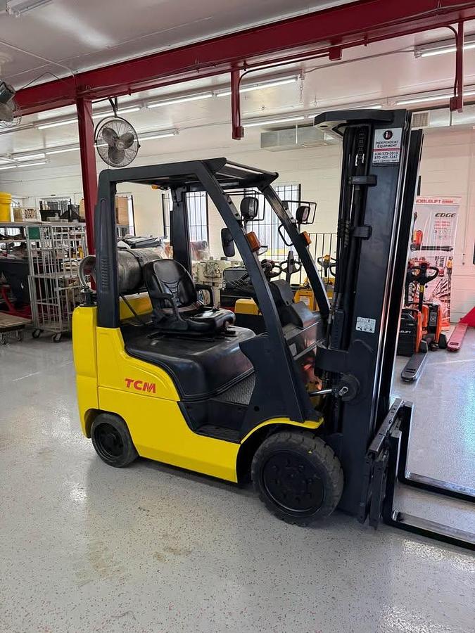 Used TCM/UNICARRIER  5,000lbs Capacity Cushion Forklift FLCG25L-A1