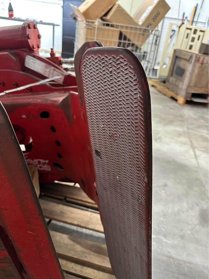 Used 2005 AURAMO AM-13RF-11