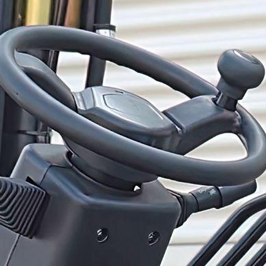 Diesel powered rough terrain forklift - Exceptional performance - Heavy Duty.