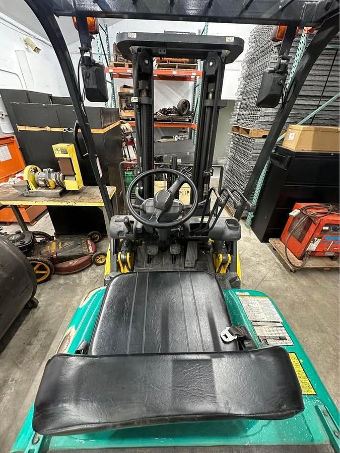 Used KOMATSU 5,000lbs capacity solid pneumatic tire ForkliftFG25T-14