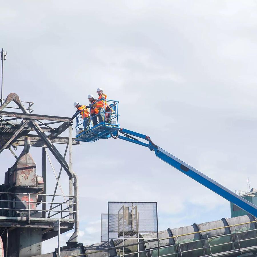 125 ft. Telescopic Boom Lift, Diesel