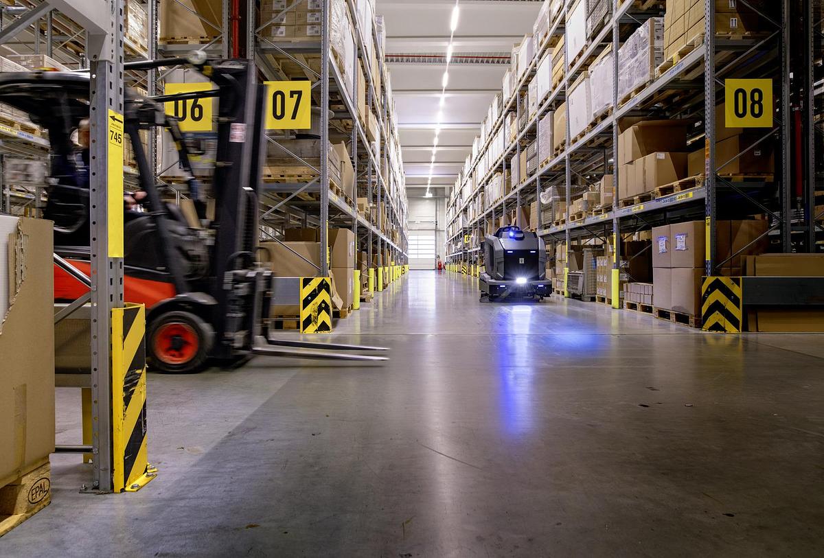 KIRA BD 200 Autonomous Floor Scrubber