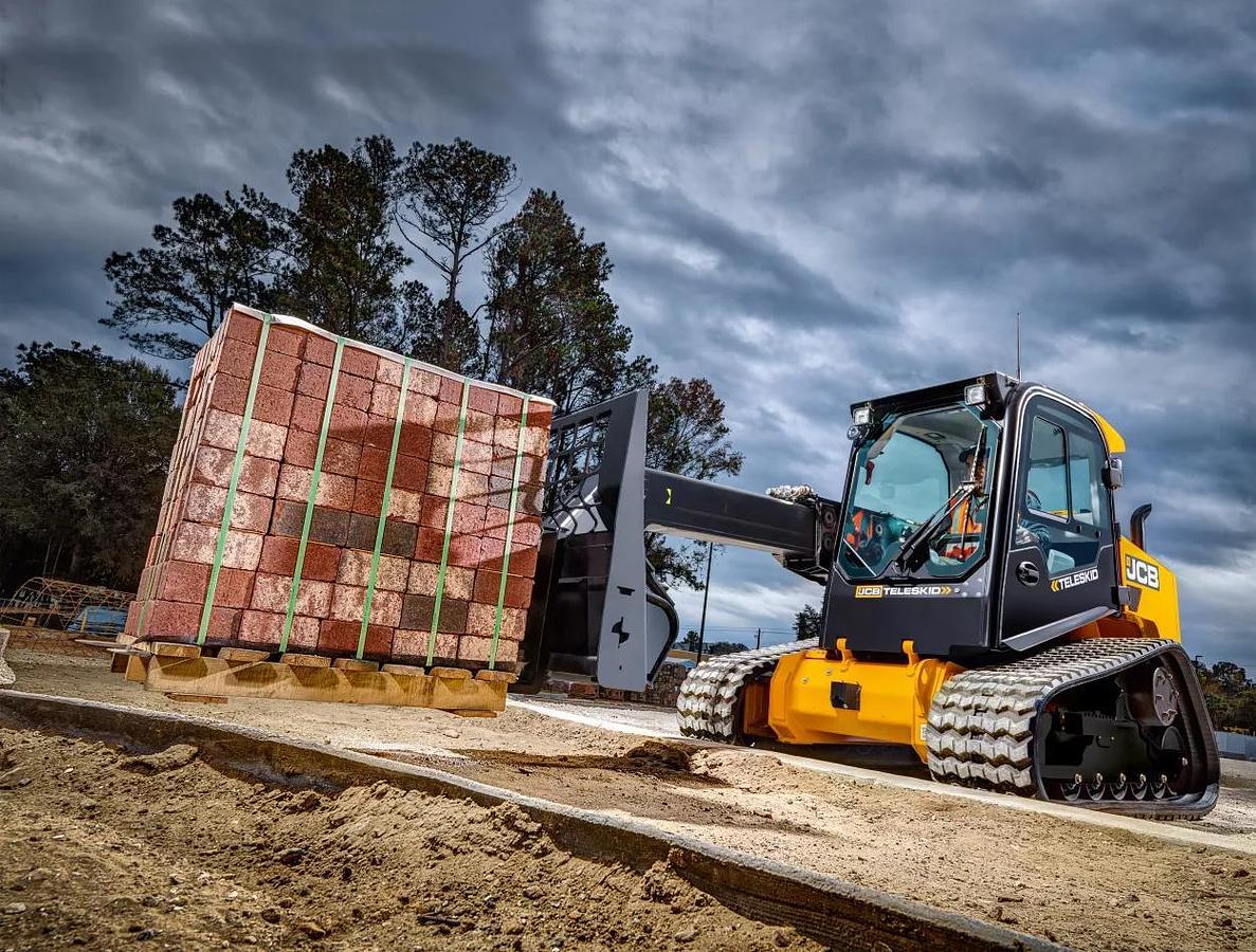 3,600 lb. Compact Track Loader, Telescopic Boom