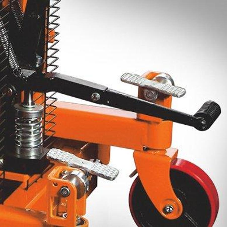 SFH22-118
2,200 lb Capacity
Manual Stacker
118 in (2-Stage) Lift Height
Polyurethane Casters Tires