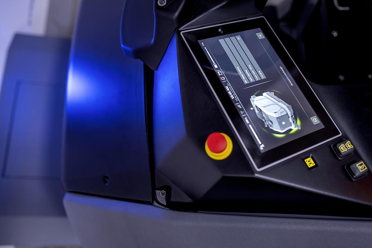 KIRA BR 200 Autonomous Floor Scrubber