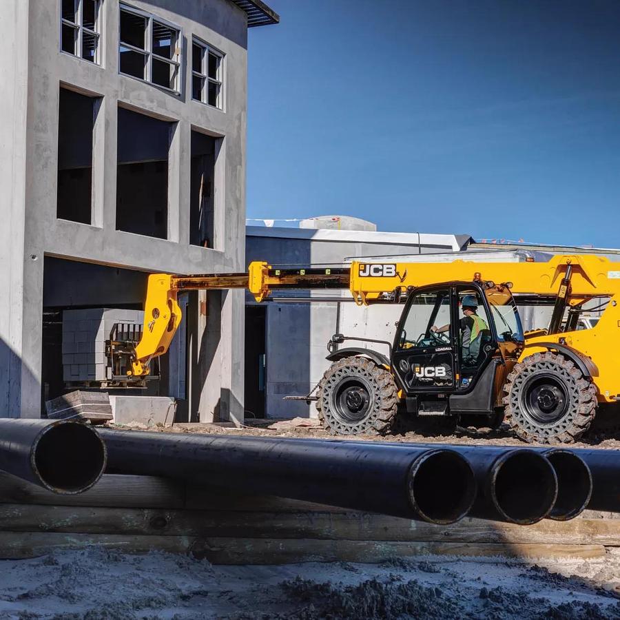 9,000 lb. Telehandler, 30-45 ft., Variable