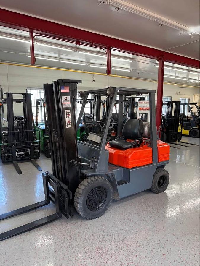 Used Toyota 5,000lbs Capacity Forklift 42-5FG25