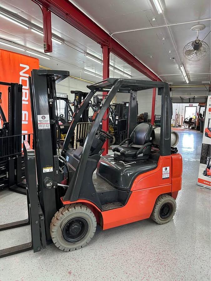 Used UNICARRIER 3,500lbs capacity Pneumatic Tire NON Marking MP1FA18LV