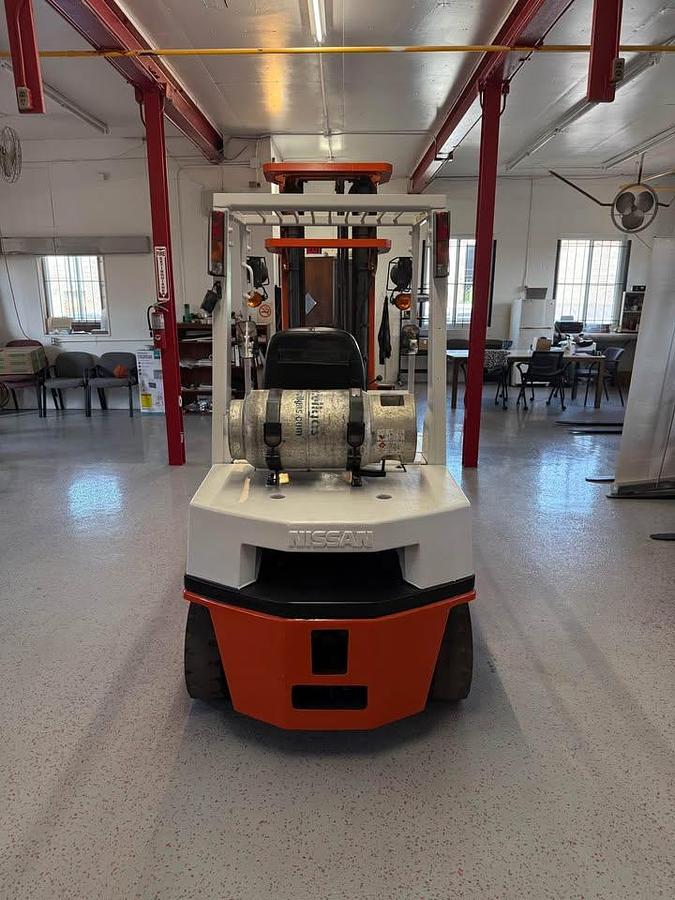 Used Nissan 5,000lbs Capacity Solid pneumatic tire forklift