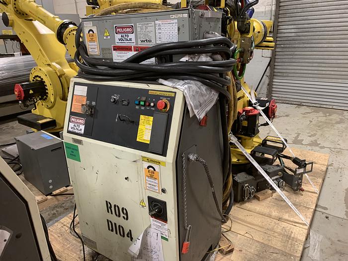 Used FANUC R2000iB/210F 210KG X 2655MM REACH 6 AXIS CNC ROBOT W/R30iA CONTROLS WITH ARO SERVO GUN