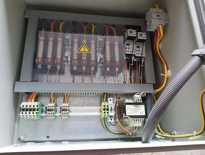 Power supply cabinet with fuse protection 400V, 20A, new