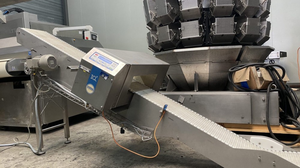 Used Loma metaldetector on incline belt