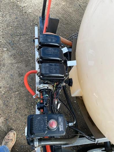 Used 2009 G&R 300 Gallon Boomless Sprayer