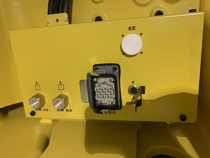 Used 2017 FANUC M2000iA/900L EQUIPPED FOR VISION WITH R30iB CONTROLLER LIKE NEW