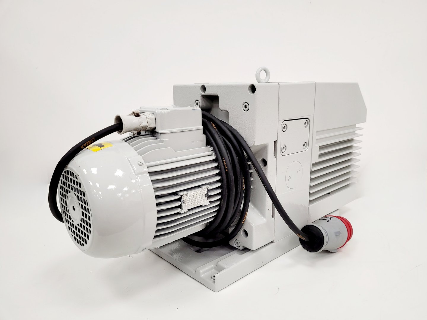 Used Leybold TRIVAC D40B Two Stage Three-Phase Vacuum Pump Lab