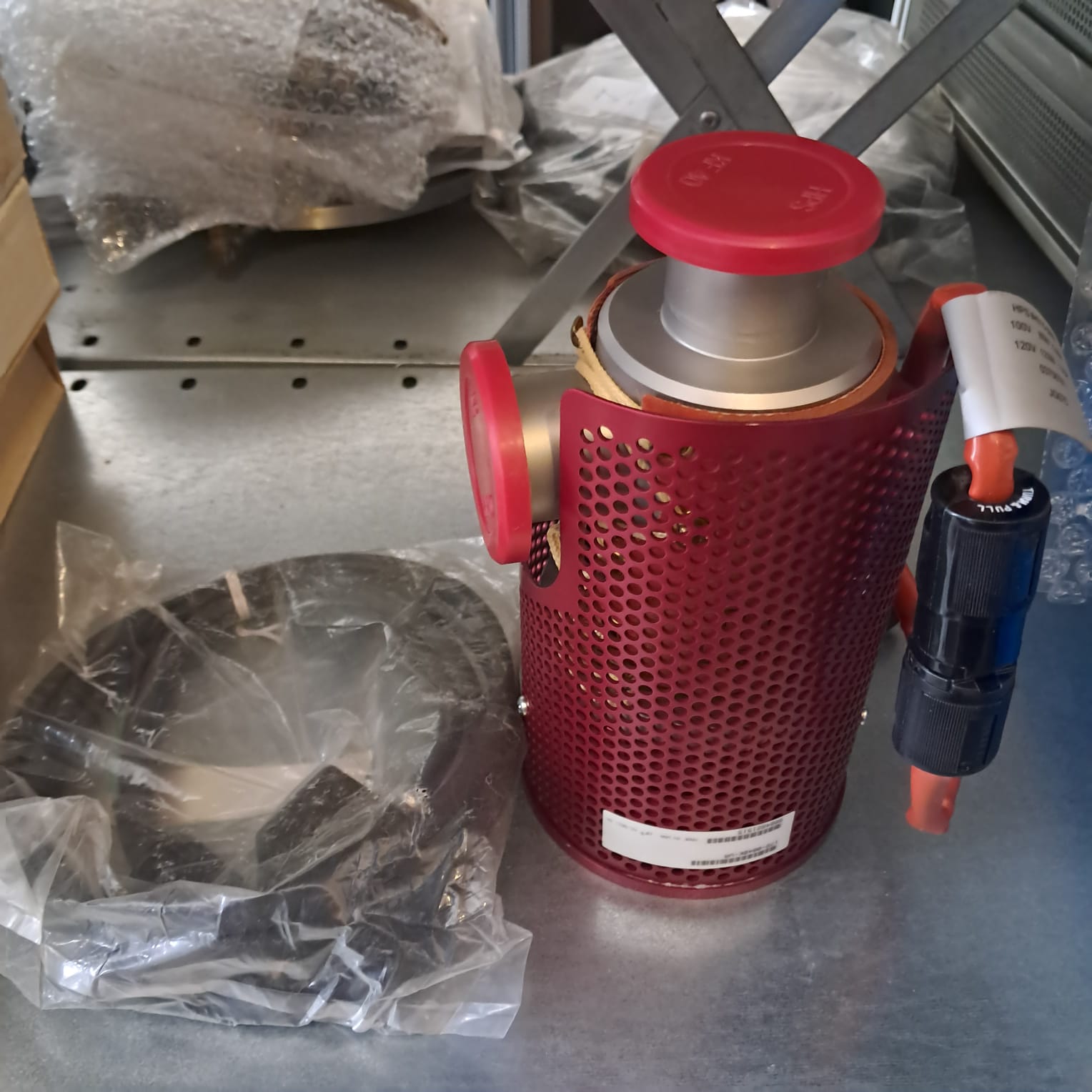 Used Applied Materials AMAT MKS 172-0040K-VA ANGLE VALVE WITH HEATED JACKET