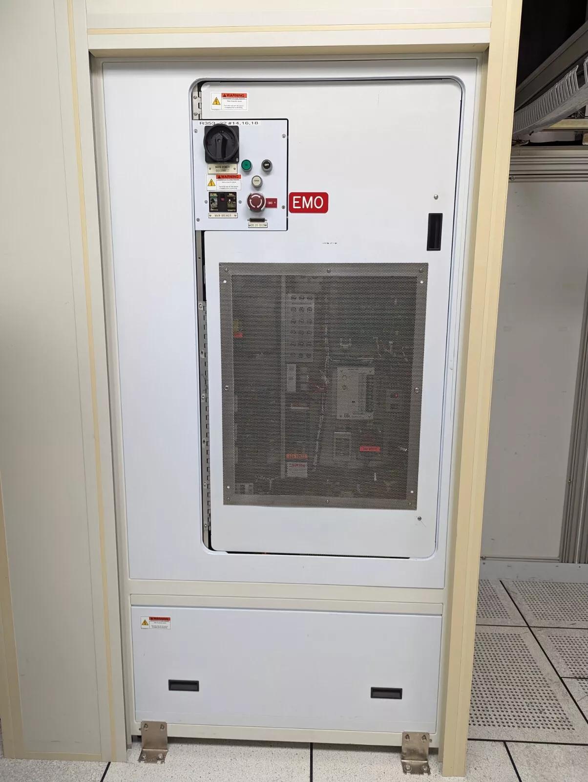 Used Semitool Storm III, Wafer cassette, box clean system