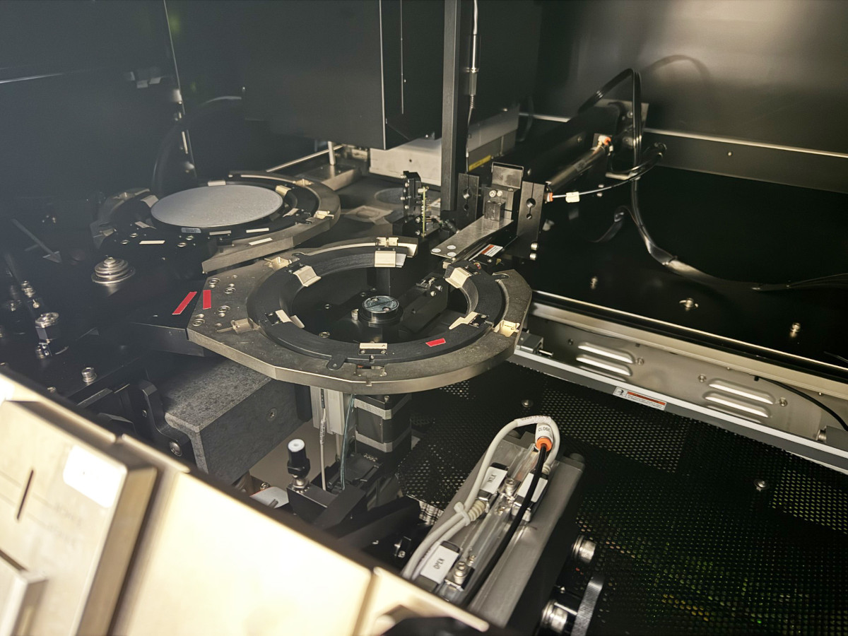 Used 2011 KLA TENCOR Candela 8620 Wafer Inspection System