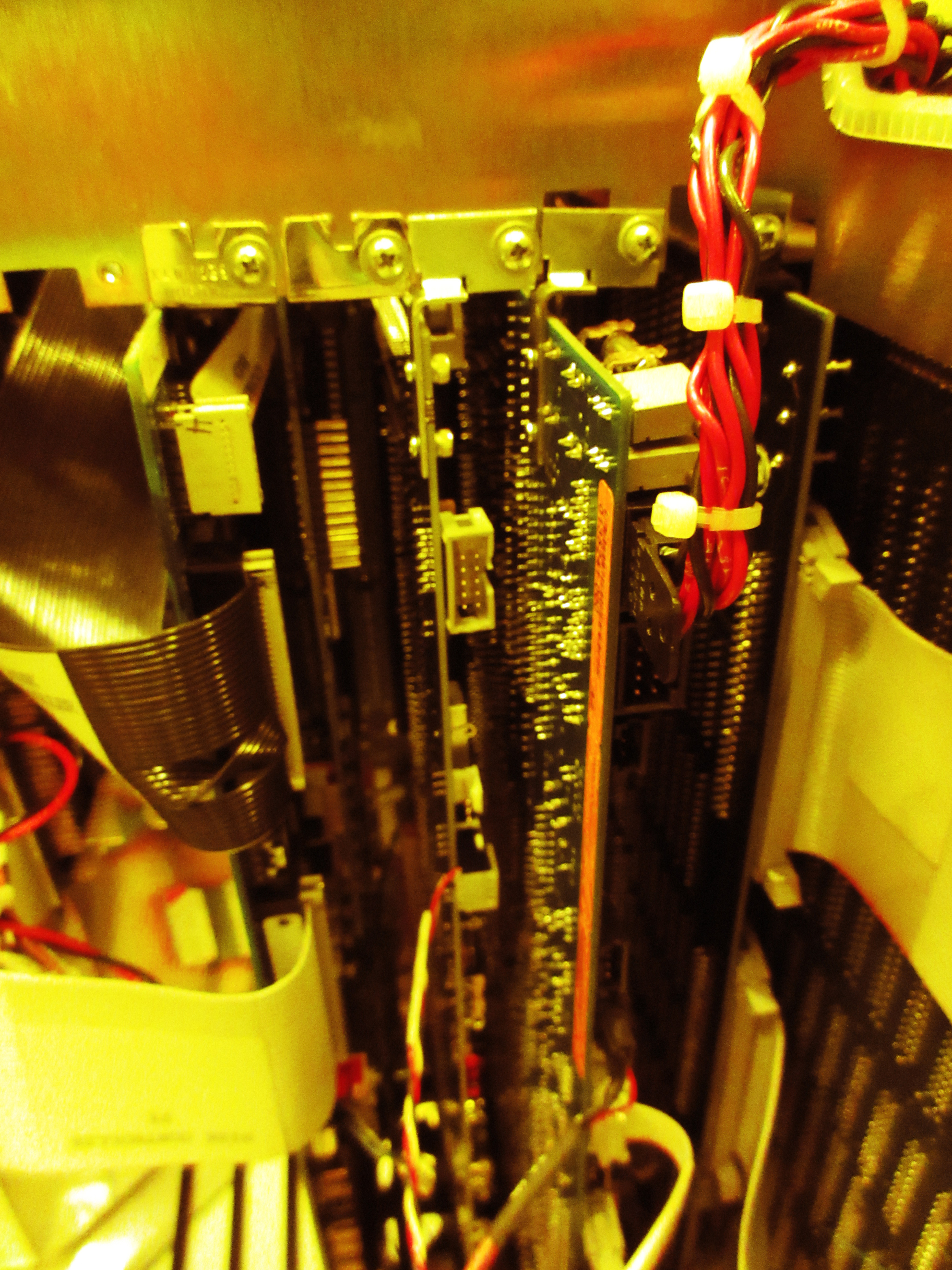 Used KLA Surfscan 6200 Particle Defect System