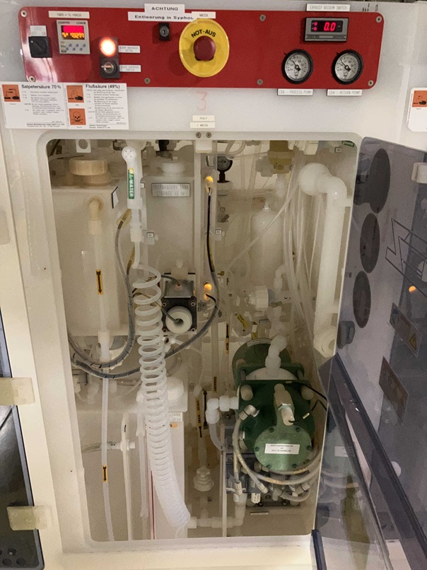 Used 2004 LAM SEZ203