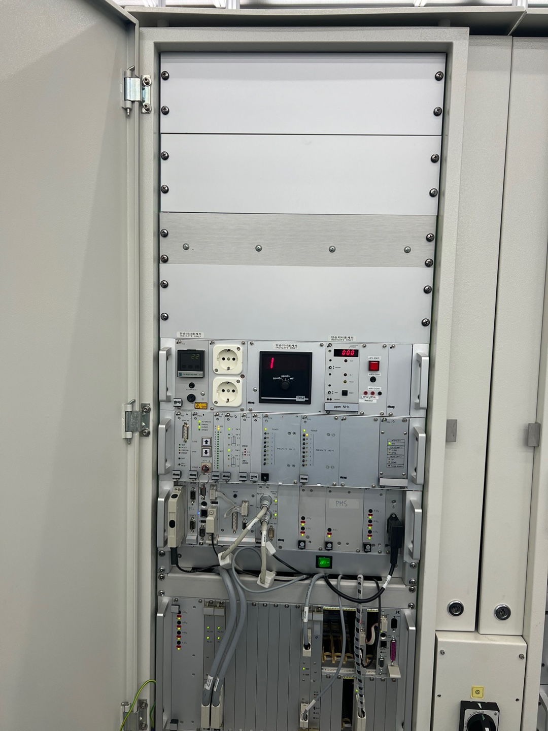 Used Mattson AST 2900 RTP Running Machine