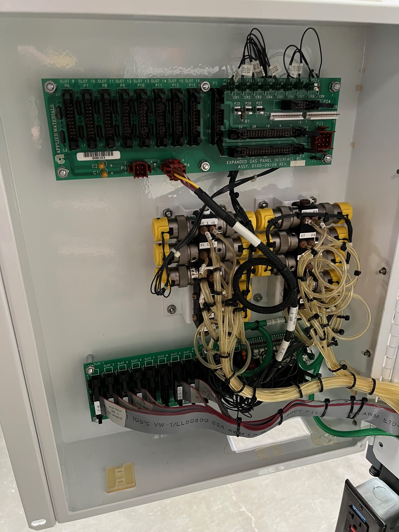 Used 1993 AMAT P5000 PECVD tool 3 Chamber