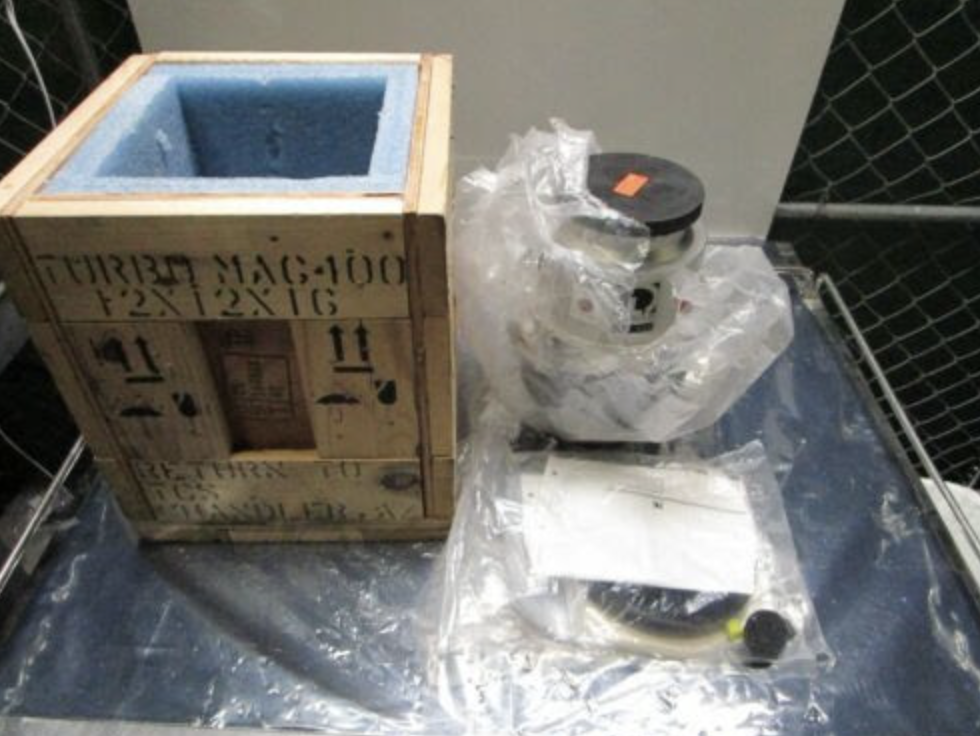 Leybold MAG 400 TURBOMOLECULAR PUMP