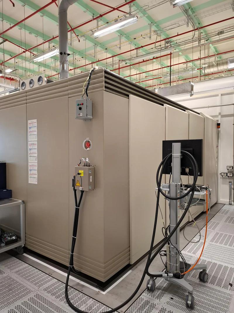 Refurbished Varian E 500 EHP Medium Current Implanter