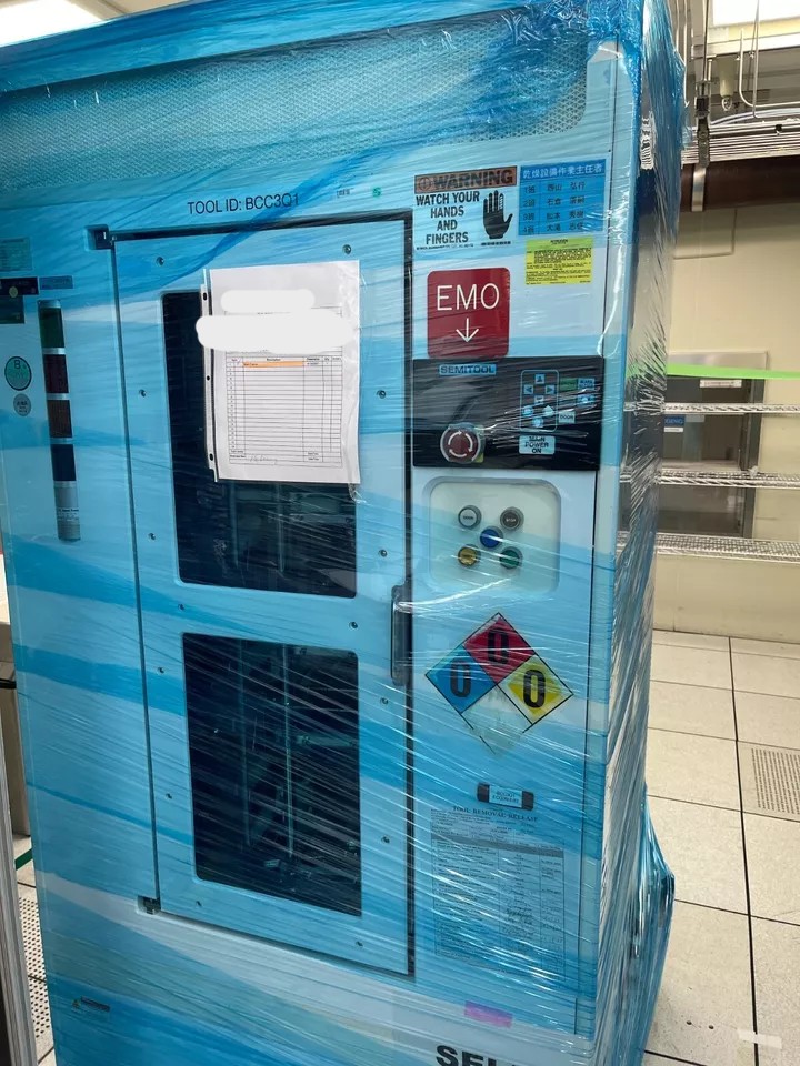 Used Semitool Storm III, Wafer cassette, box clean system