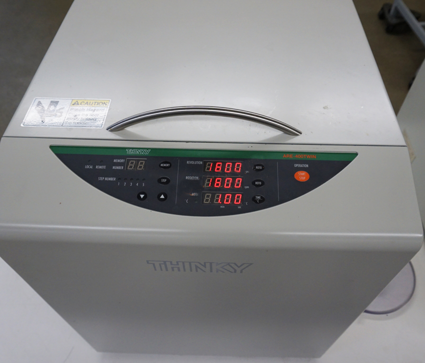 Used Thinky ARE-400T (TWIN) Planetary Mixer